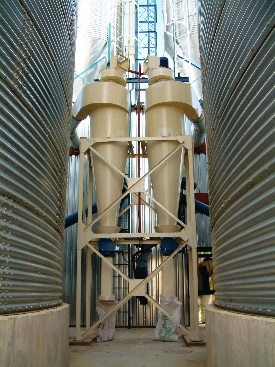 Dust extraction systems and cyclones by Facet Engineering