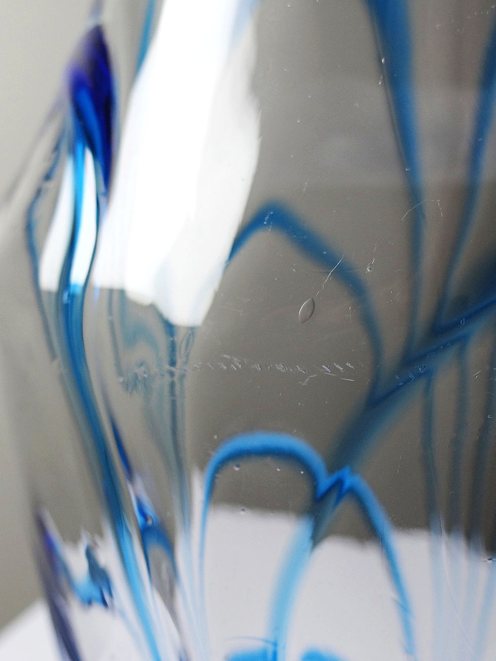 Miniature : Grand vase en verre soufflé de Murano bleu et transparent, Italie années 1960-70