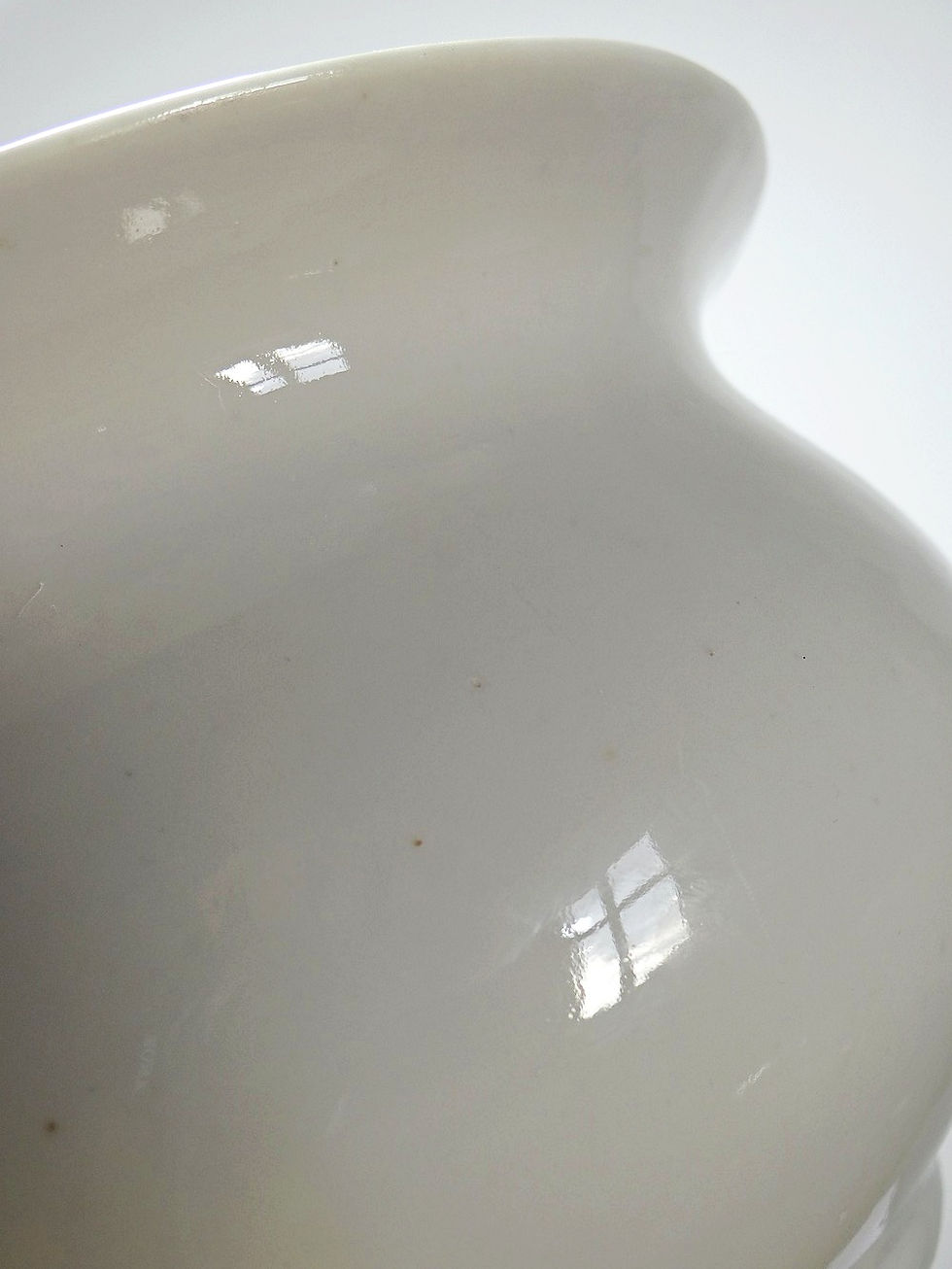 Miniature : Pot de chambre porcelaine blanche de Limoges vintage XXe