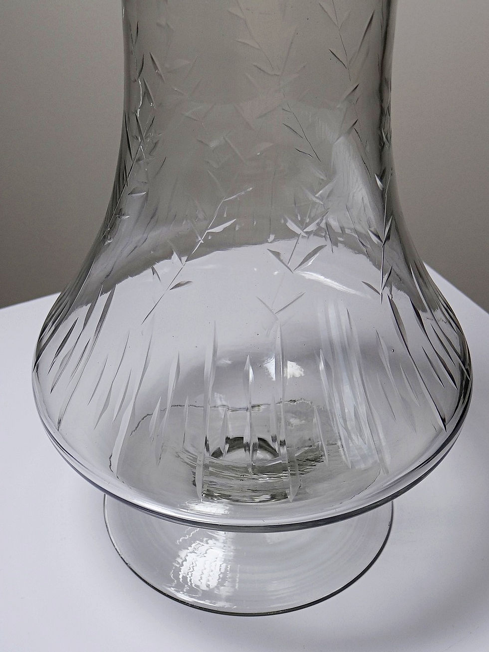 Miniature : Très grand vase en verre soufflé gravé vintage années 2000 style ancien