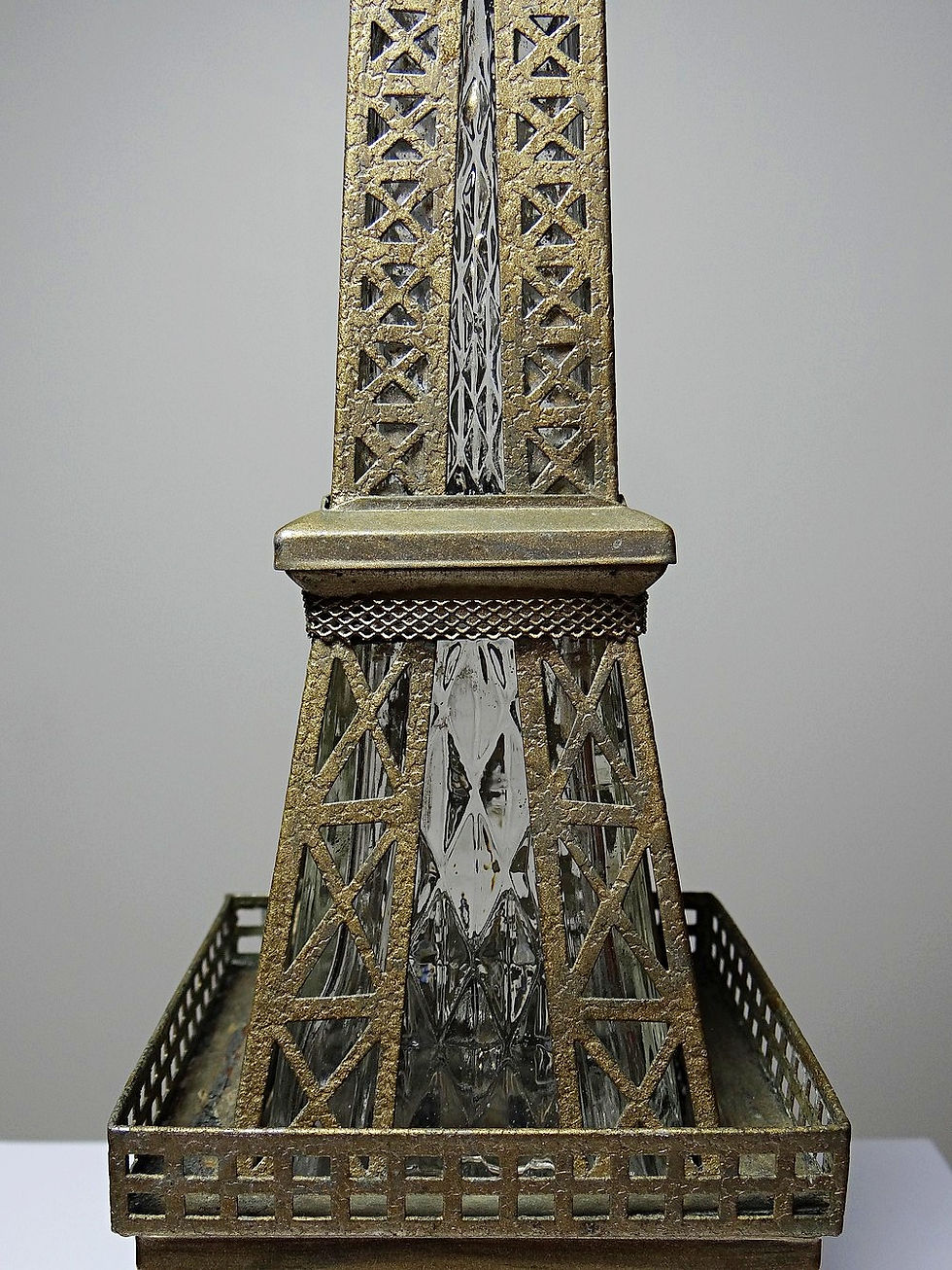 Miniature : Grande bouteille Tour Eiffel, musicale "Le Fiacre" vintage Japon collection