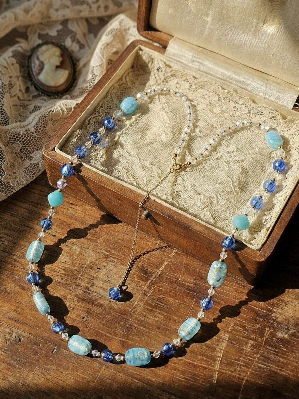 Collier long upcycling perles de Murano vintage, verre irisé & cristal