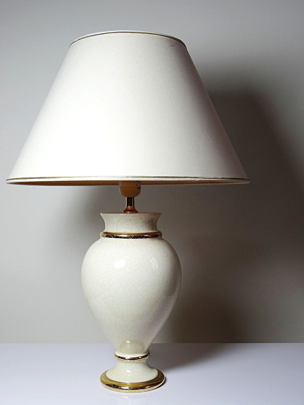 Miniature : Lampe en faïence craquelée ivoire doré, att. à Le Dauphin années 80-90