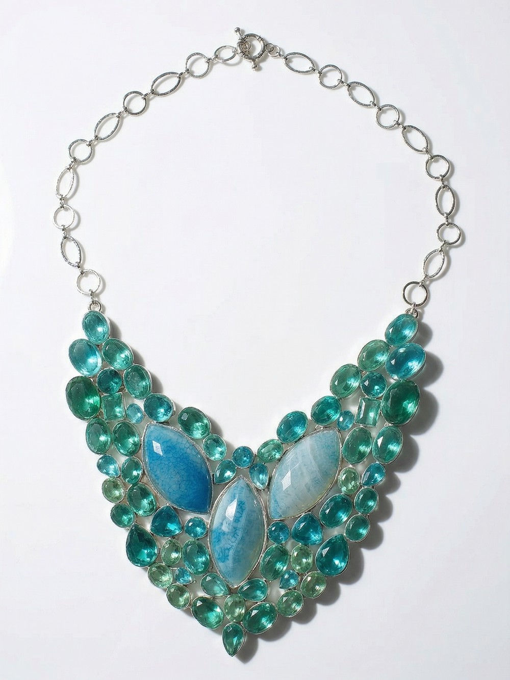 Collier plastron vintage années 2000, pierres teintées et verre et métal argenté