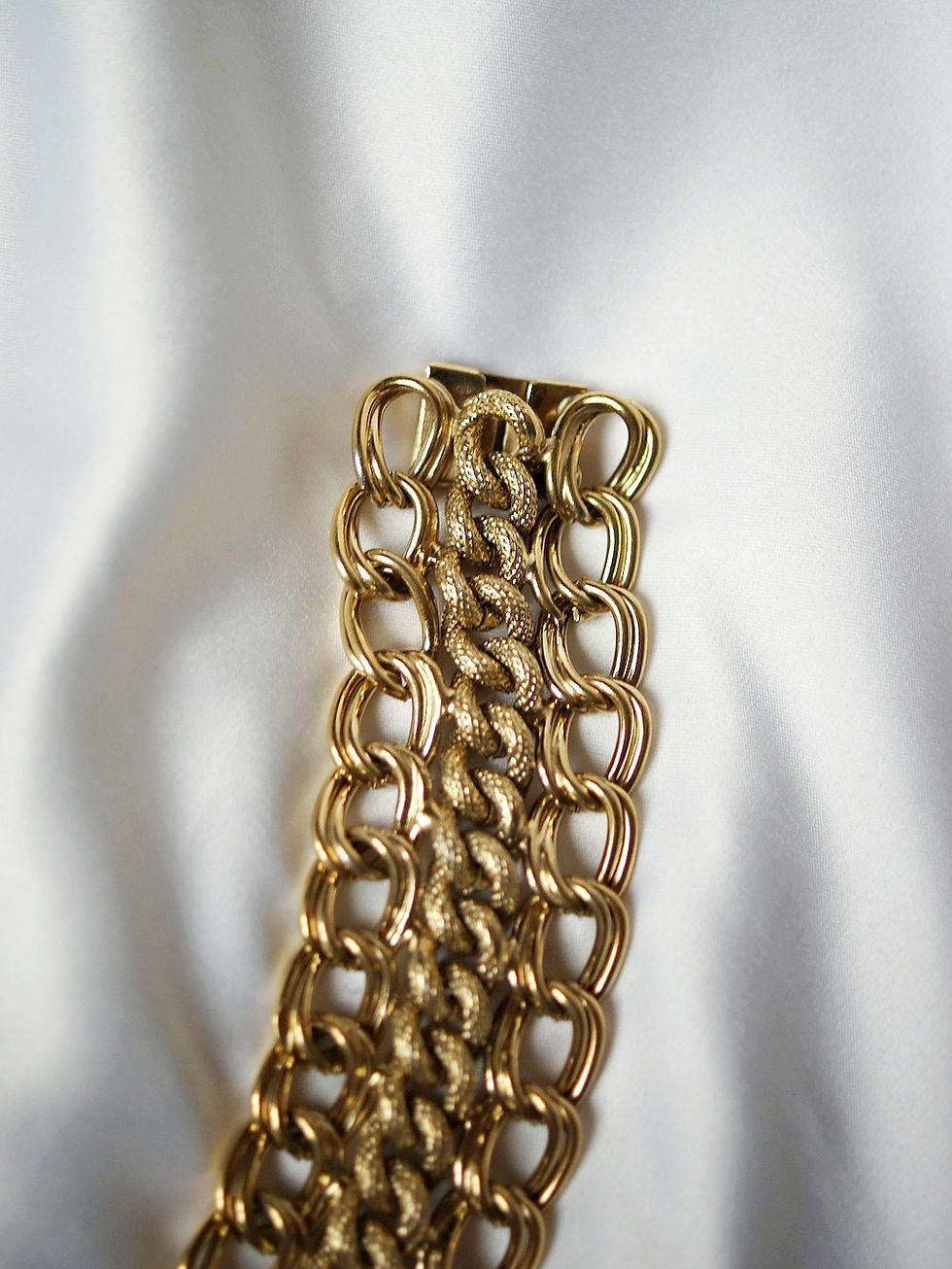 Miniature : Bracelet manchette vintage années 2000, maille large texturée métal doré