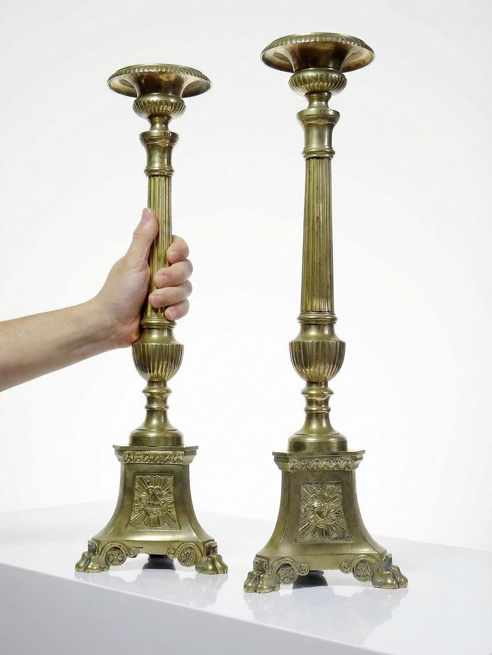 Paire de grands piques cierges d'église XIXe bronze doré