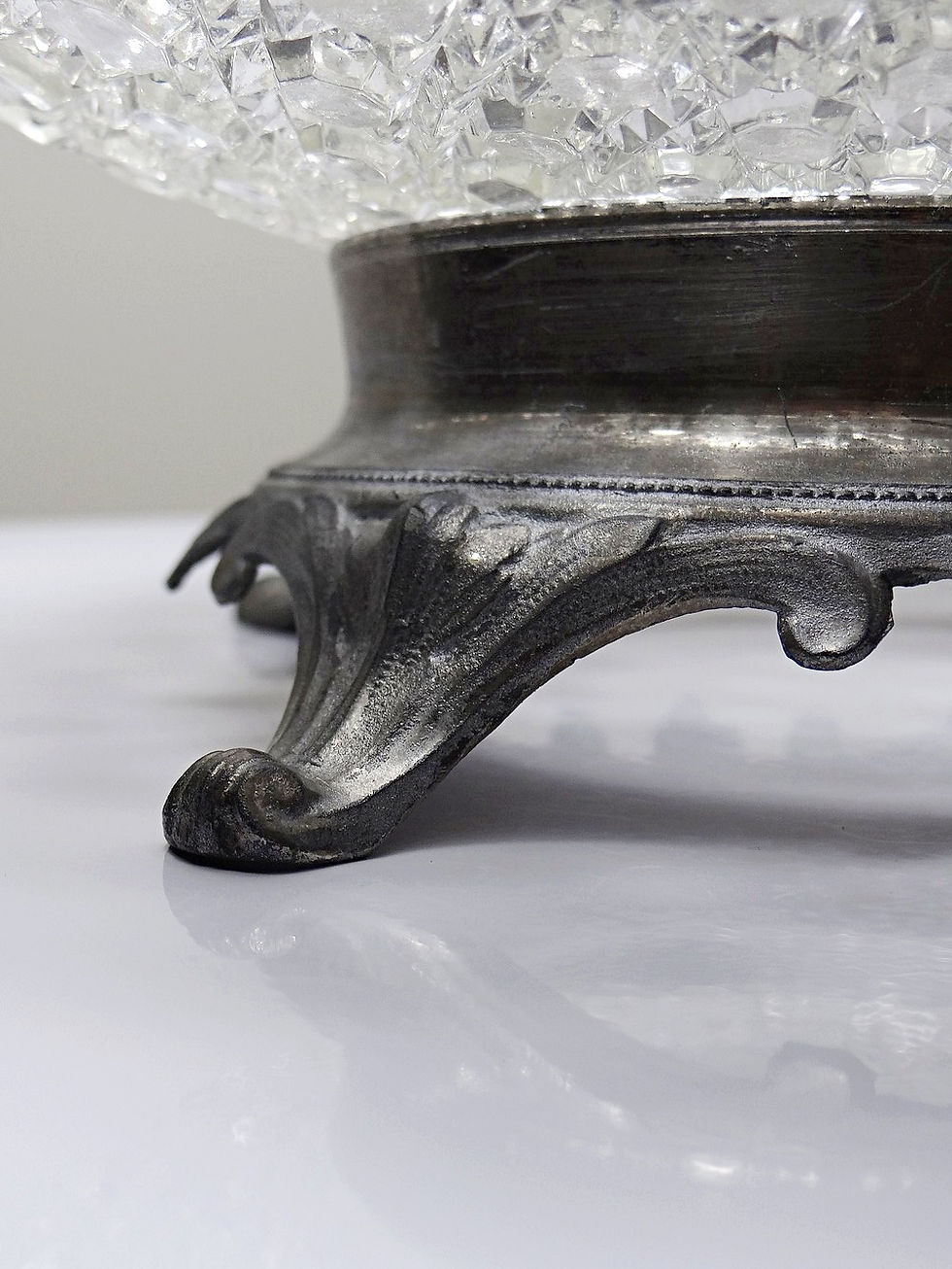 Miniature : Coupe en verre pressé pointes diamants ancienne 1920-195 sur pied étain