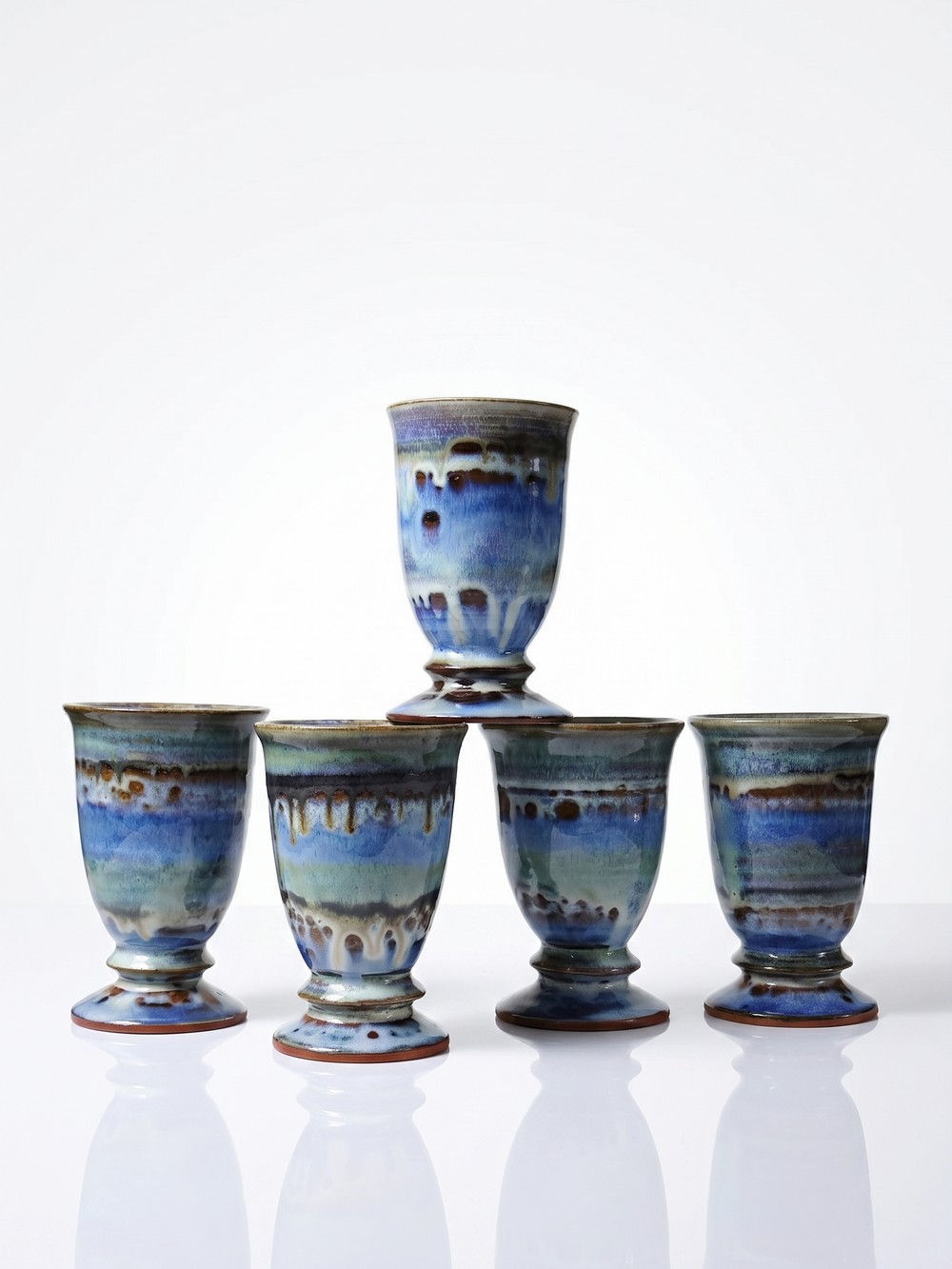 Lot de 5 mazagrans en céramique d’atelier émaillée, années 1960-1980