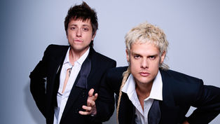 5 hits de CA7RIEL & Paco Amoroso para conhecer antes dos shows no Brasil