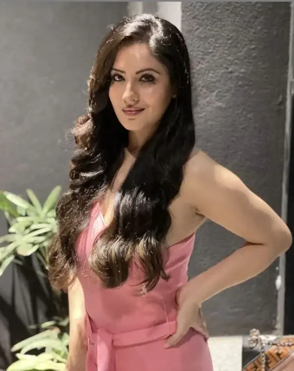 POOJA BANERJEE