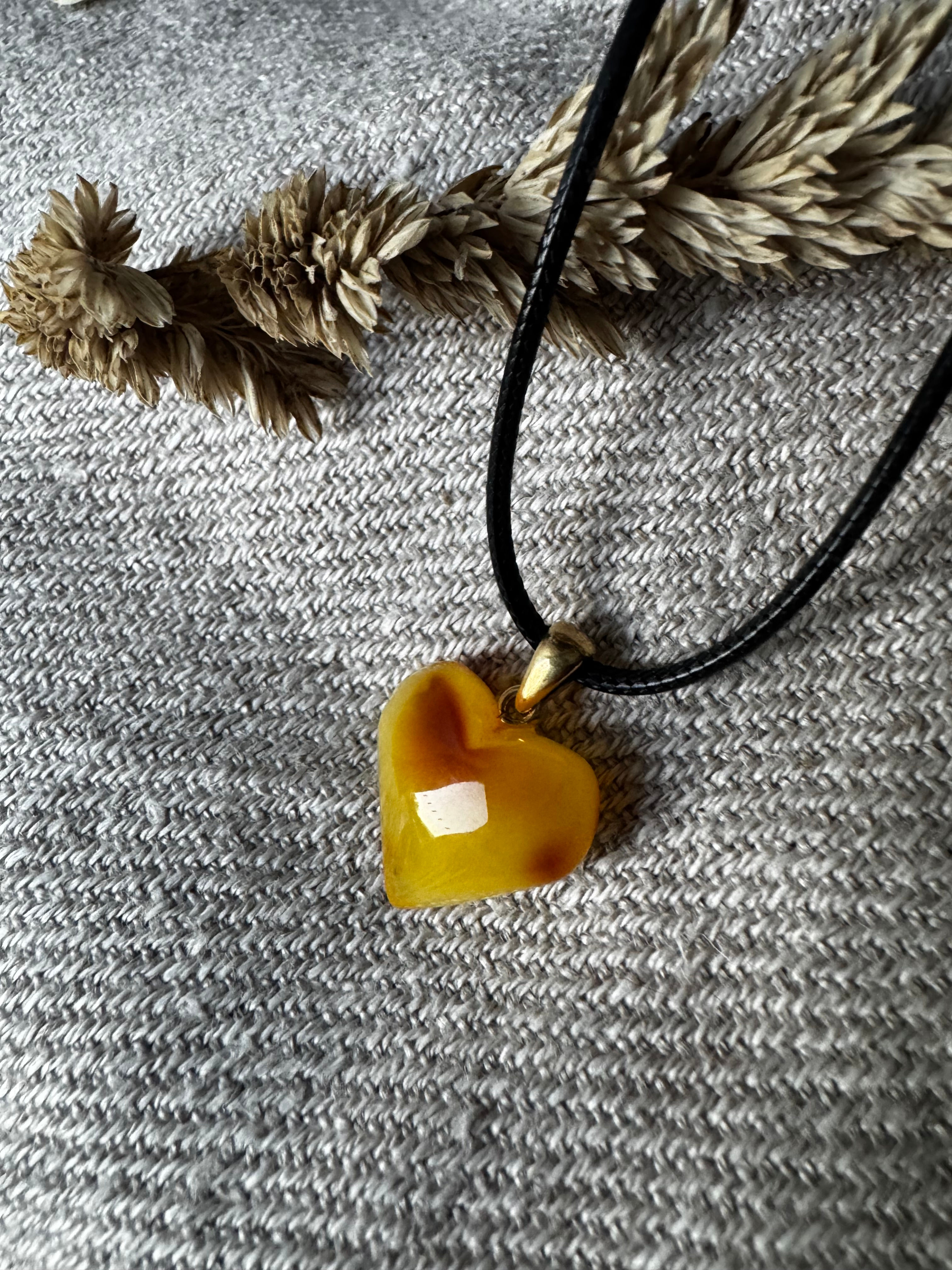 AMBER Heart Pendant (golden yellow)