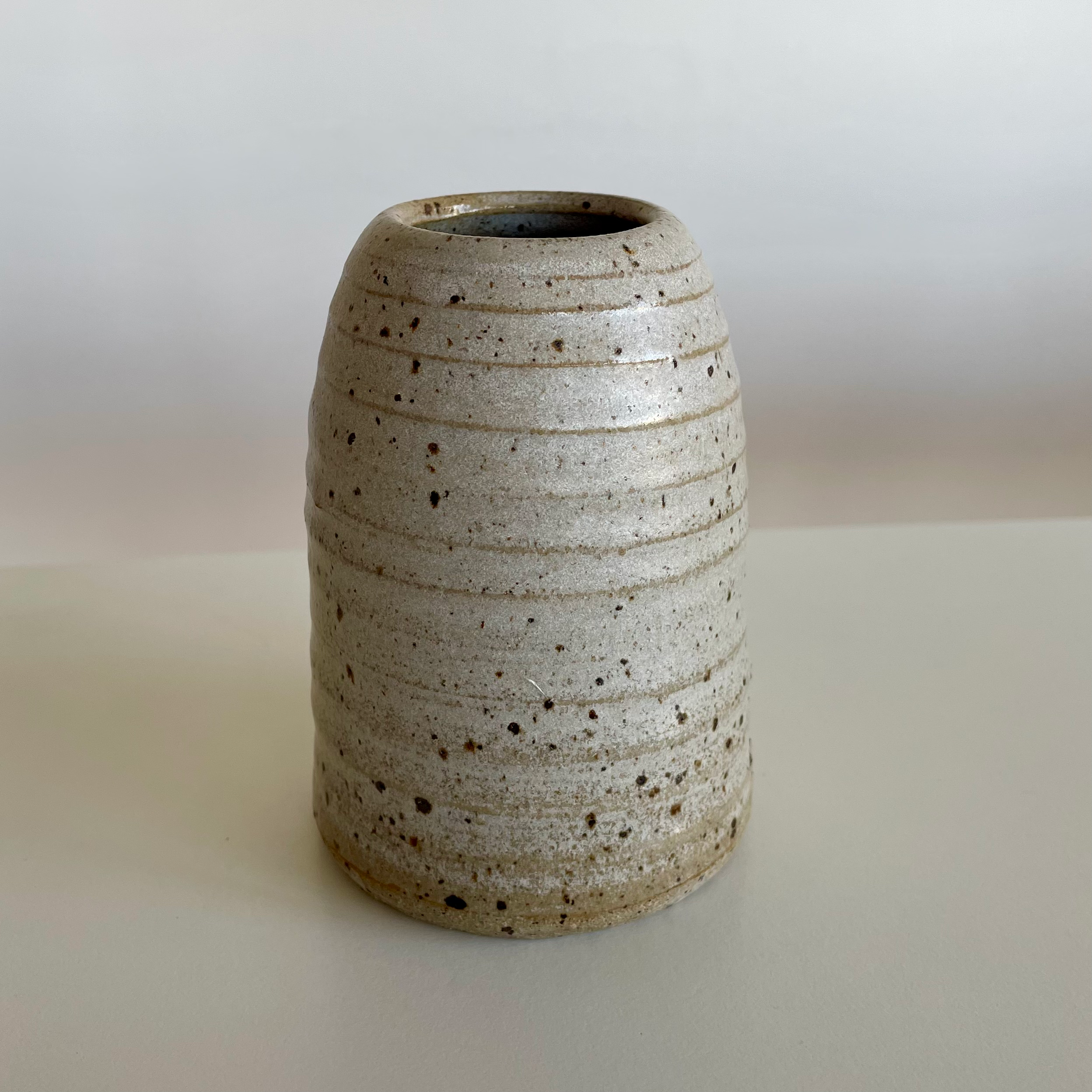 Speckled grooved vase