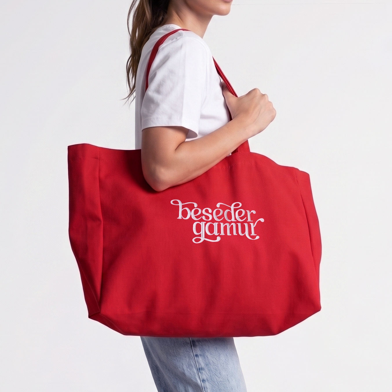 Beseder Gamur Embroidered Tote Bag in Red