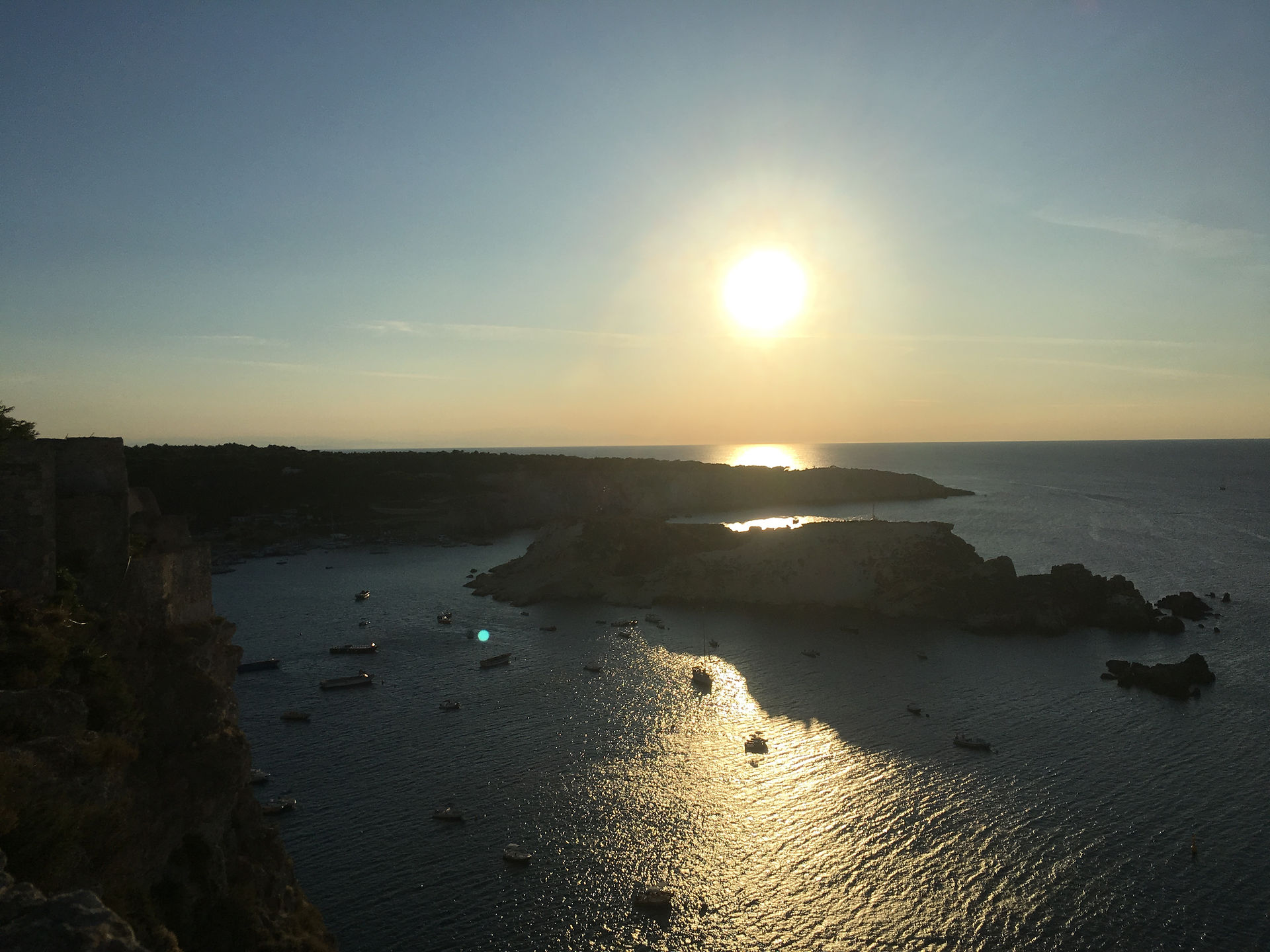tramonto alle isole tremiti in Puglia