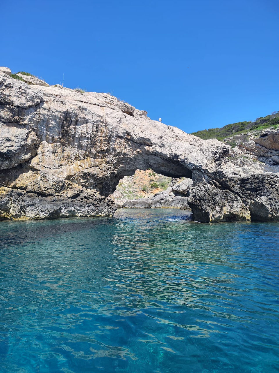 Il mare le grotte e le vacanze in barca in puglia alle isole tremiti