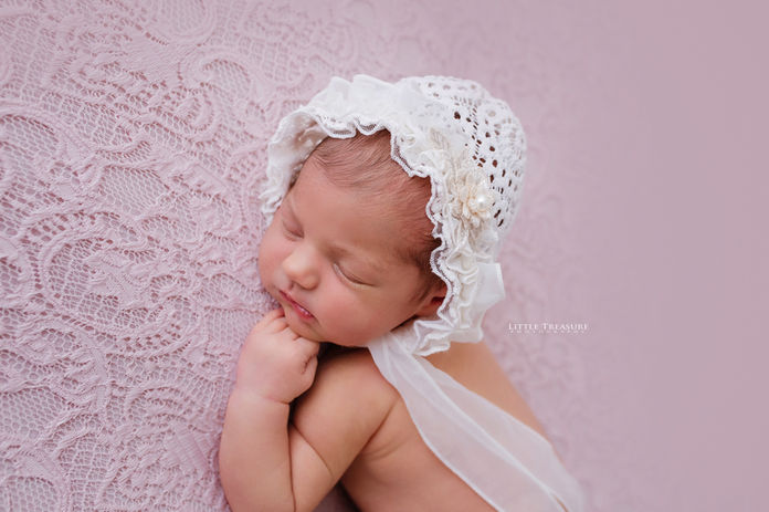 newborn photo session romford.jpg