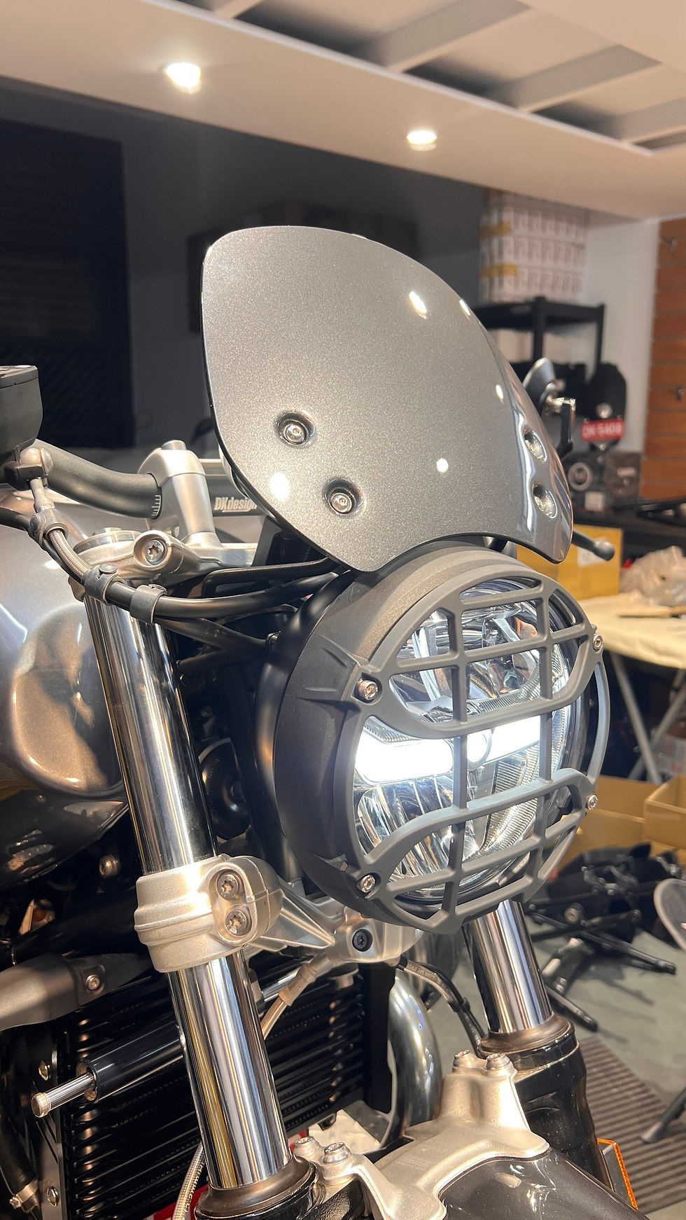 縮圖：DKdesign - BMW R nineT 小風罩 / 對應車色