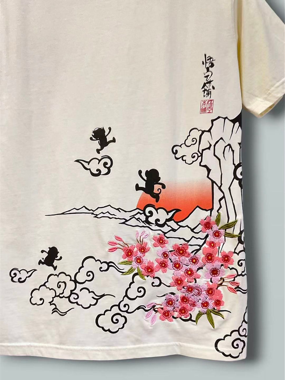 Thumbnail: 悟空本舗 LGT-5905 #20  GOCOO!!!『三蔵御一行様旅の途中』半袖Tシャツ