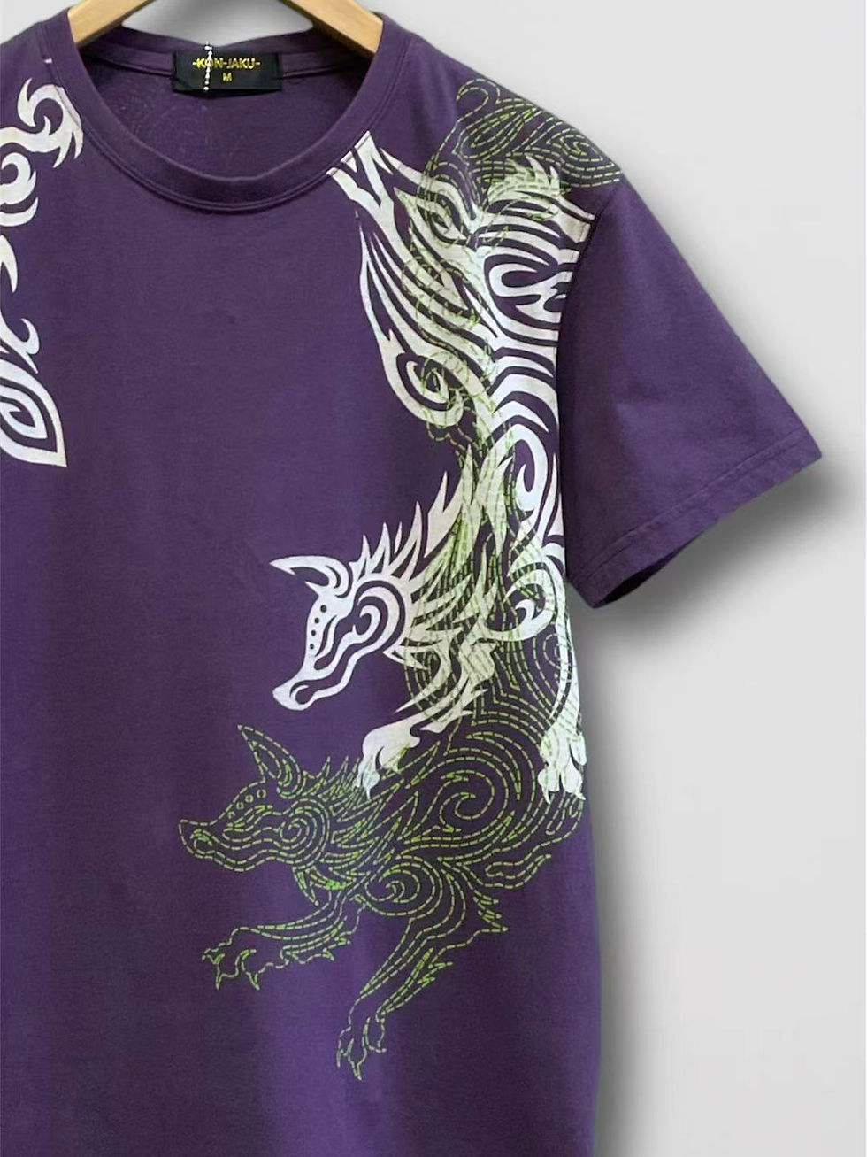 Thumbnail: 今昔 KJT-20006 #31  こんじゃく『狐のトライバル』半袖Tシャツ