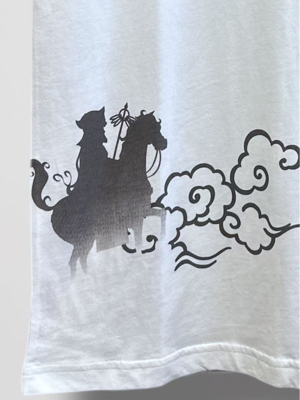 Thumbnail: 〇悟空本舗 LG-5994 -101 ゴクーGOCOO!!『銀角大王激闘』半袖Tシャツ