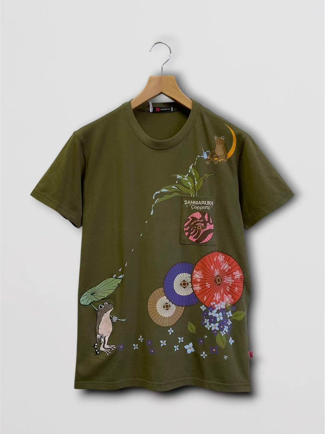 参丸一 SKY-58019 #18 サンマルイチ『番傘がほしい蛙』半袖Tシャツ