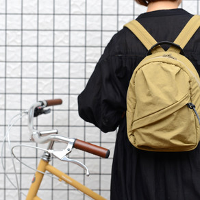 大人のための、小さなリュック入荷しました!