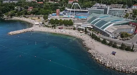 Ploče Beach