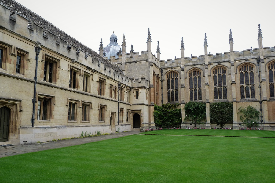 イギリスオックスフォード大学