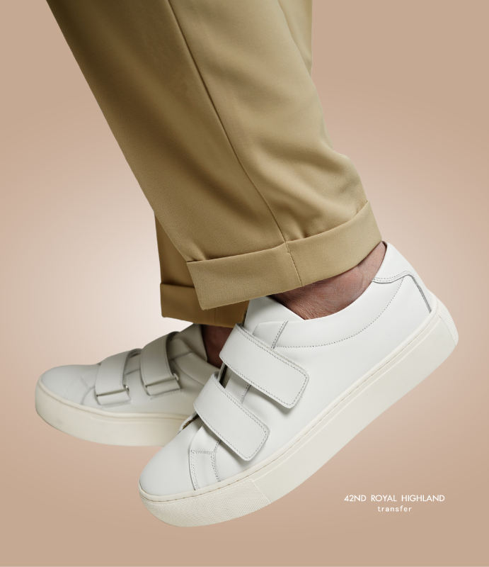 ベルクロスニーカー