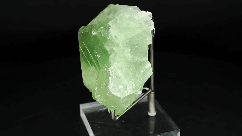 Thumbnail: UV-Reactive Green Fluorite Xianghualing Mine Hunan
