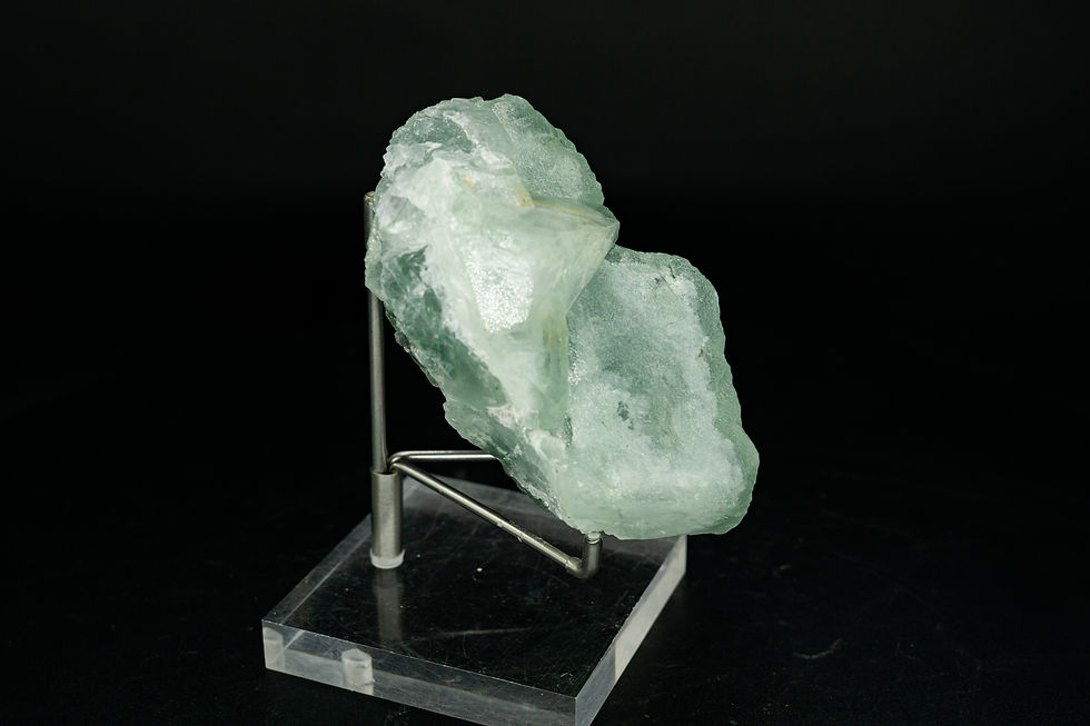 UV-Reactive Green Fluorite Xianghualing Mine Hunan