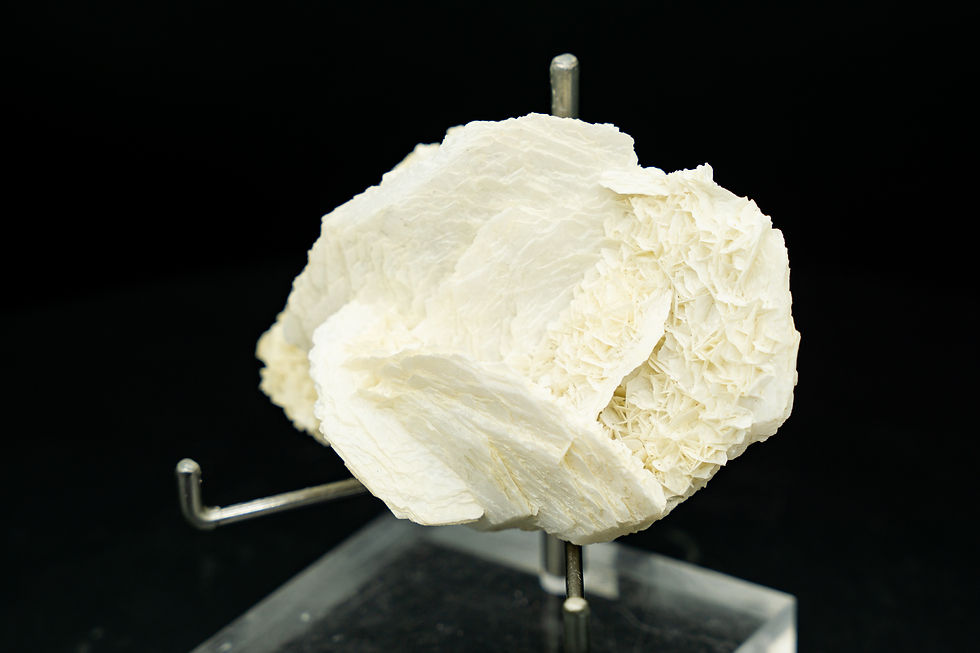 Thumbnail: UV-Reactive White Rose Calcite Crystal Fujian
