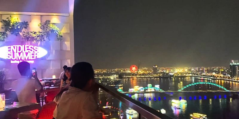 Top quán bar ngoài trời ngắm view cầu Rồng đẹp nhất Đà Nẵng