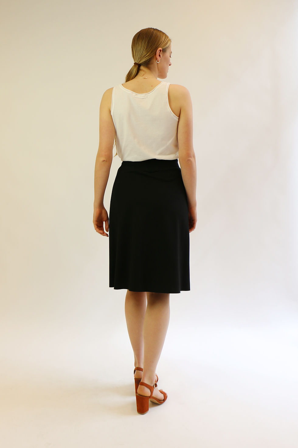 loose black skirt back