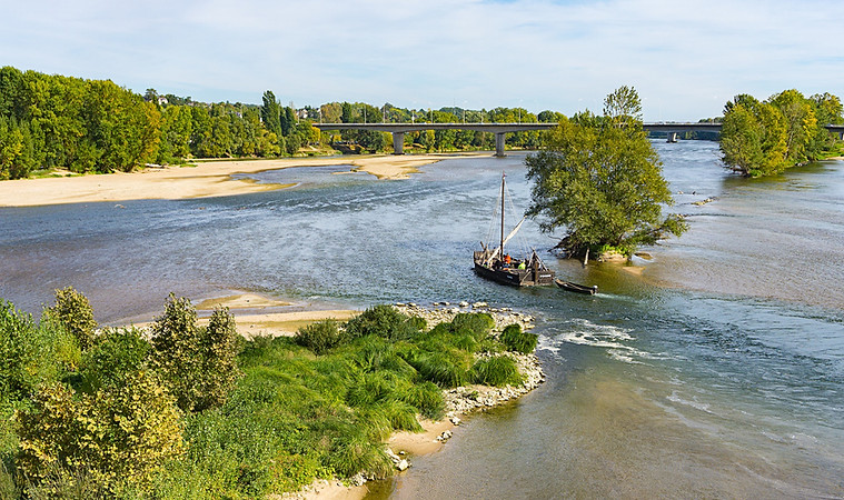 A river through the Loire valley in Frane