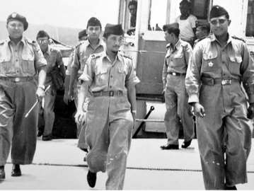 Kolonel Zulkifli Lubis (tengah). (Dok. Keluarga Zulkifli Lubis).