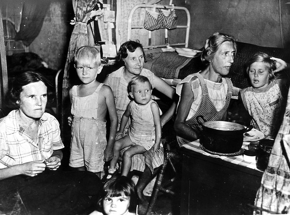 Tokeitai umumnya terkenal kejam. Namun ada yang baik di kamp perempuan meski sadis di kamp laki-laki seperti Sersan Yamadji.