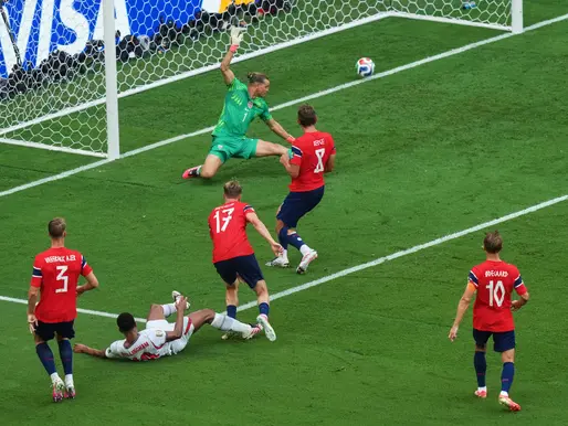 Inglaterra sobrevive a Noruega y se instala en las semifinales del Mundial 2026