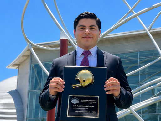 Juan Pablo Santana conquista el Casco de Oro y reafirma la excelencia de los Aztecas UDLAP