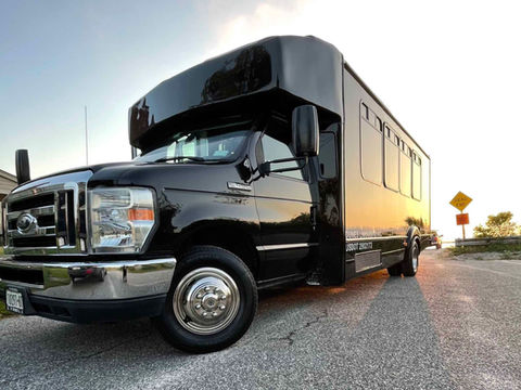 Convenient Wedding Bus Services in the Hamptons and North Fork: Simplifying Wedding Transportation.