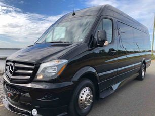 Explore the Exquisite Hamptons and North Fork Wine Tours with Hamptons Bus.