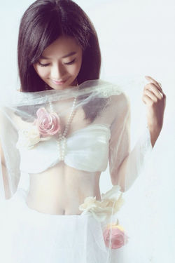 Me dressing as wedding.