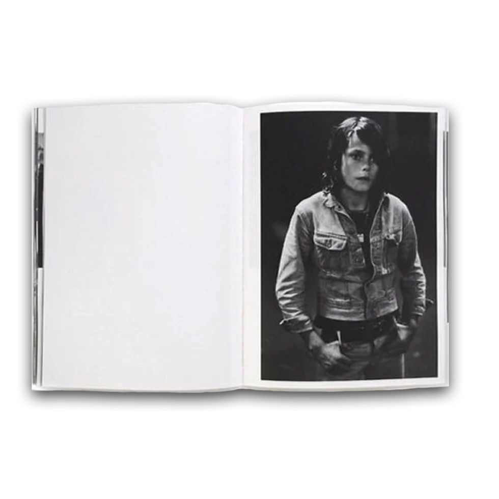 Miniatura: Grüna Lund - Anders Petersen - Dartbooks Imagen 003