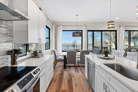 24-4535 N Shore Dr-13.jpg