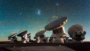 ¿Sabías que los telescopios móviles de Alma proporcionaron la primera foto de un agujero negro?