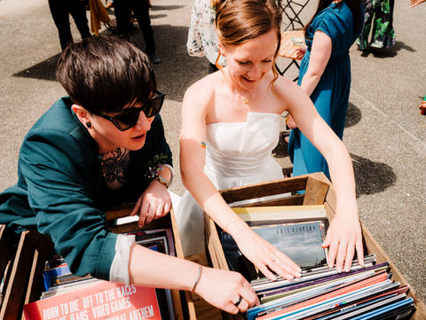 Animation bar à vinyles lors d’un mariage à Aubigny-les-Clouzeaux au domaine de la gautronnière
