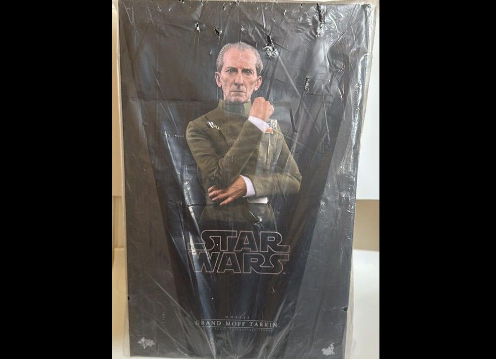 Hot Toys MMS433 STAR WARS: EPISODE IV A NEW HOPE 1/6 GRAND MOFF TARKIN