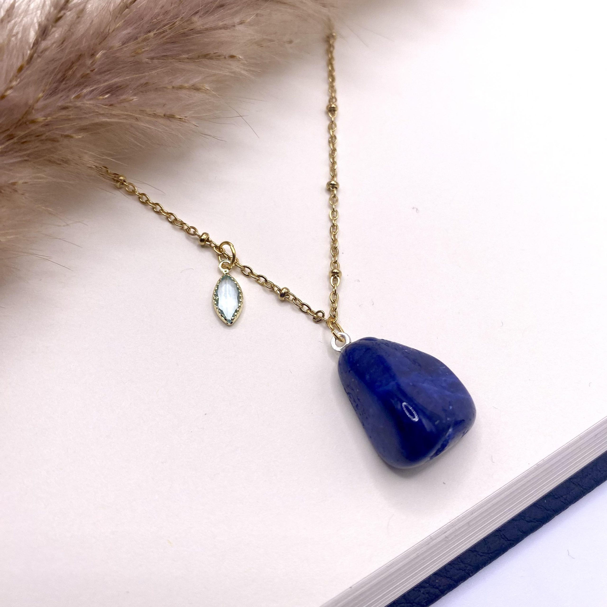 Collier en Sodalite – Communication claire & Sérénité mentale