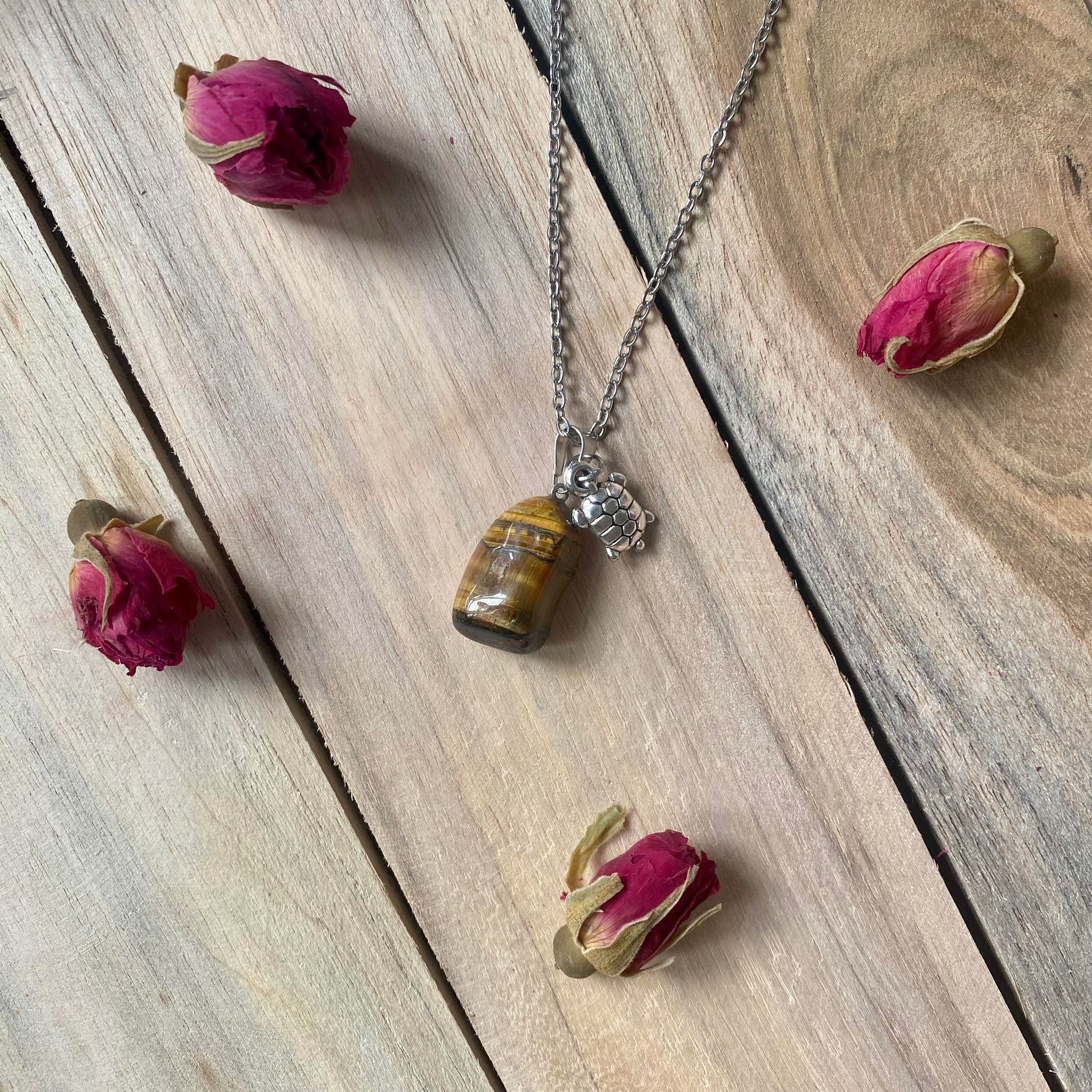Collier Œil de Tigre + Tortue – Protection, Sagesse & Ancrage Intérieur
