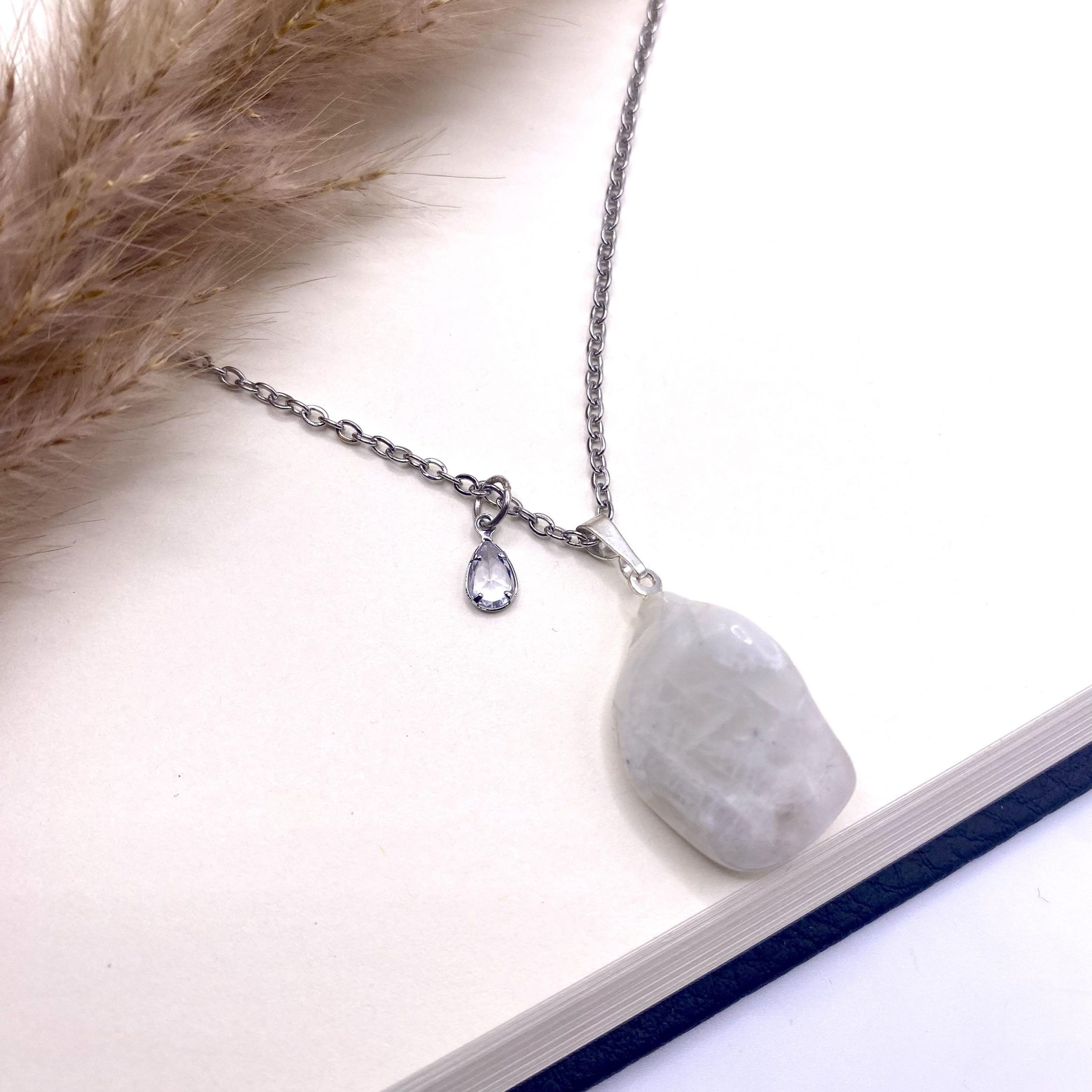 Collier en Péristérite – Harmonie, Intuition & Sérénité